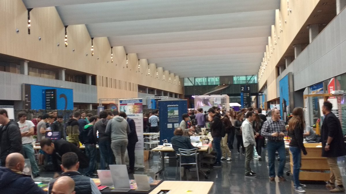 bimehackday's tweet image. Ya está el #bimeHD en marcha. Un montón de stands para disfrutar!