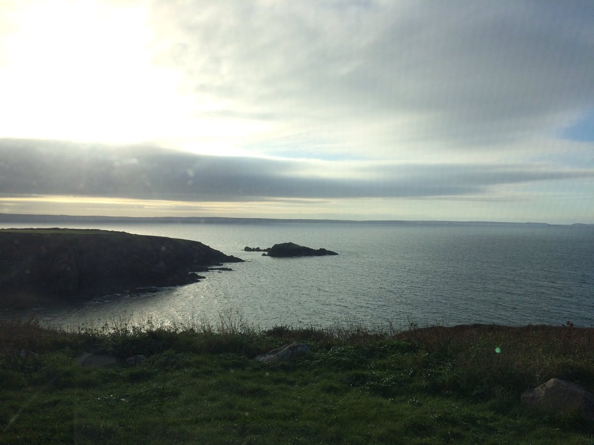 davidjnash's tweet photo. Students are off on their final day of geological mapping. Here's the view from my office for the morning. #thesisreading #bookreviewing https://t.co/TaBltLXjE7