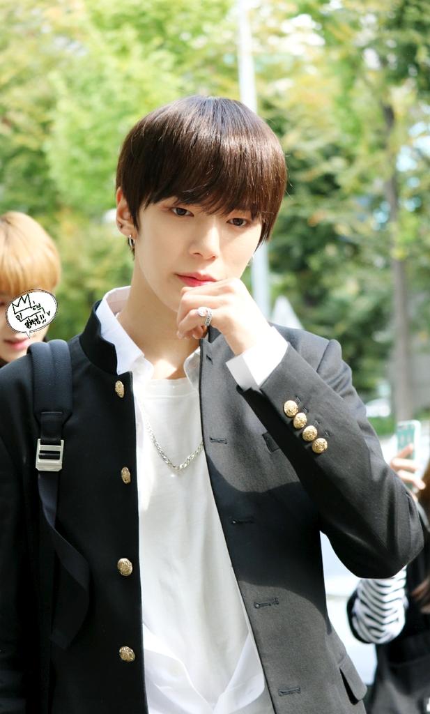 오늘자 학원물 느낌 나는 몬스타엑스 교복 착장 | 인스티즈