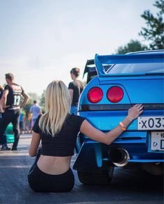 Custom____Cars's tweet image. Women that love cars &amp;gt;&amp;gt;&amp;gt;😏😍 #hellyeah