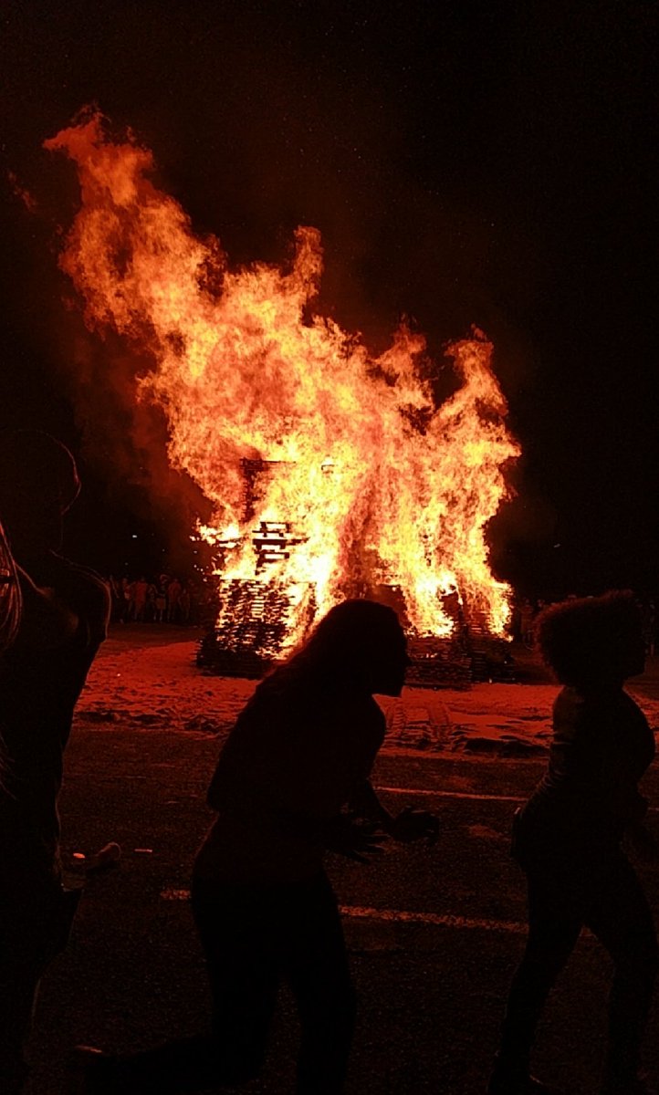 DraperKirsten's tweet photo. Homecoming week bonfire 🔥#msucc930 https://t.co/HgYZwUdDWk