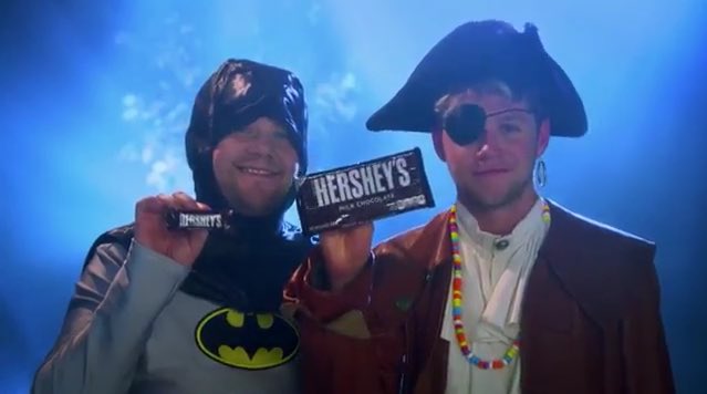 lasgrowns's tweet photo. Niall en el video de "Candy" para The Late Late Show (4) 😍 

#NiallOnCorden https://t.co/olUz03GYkg