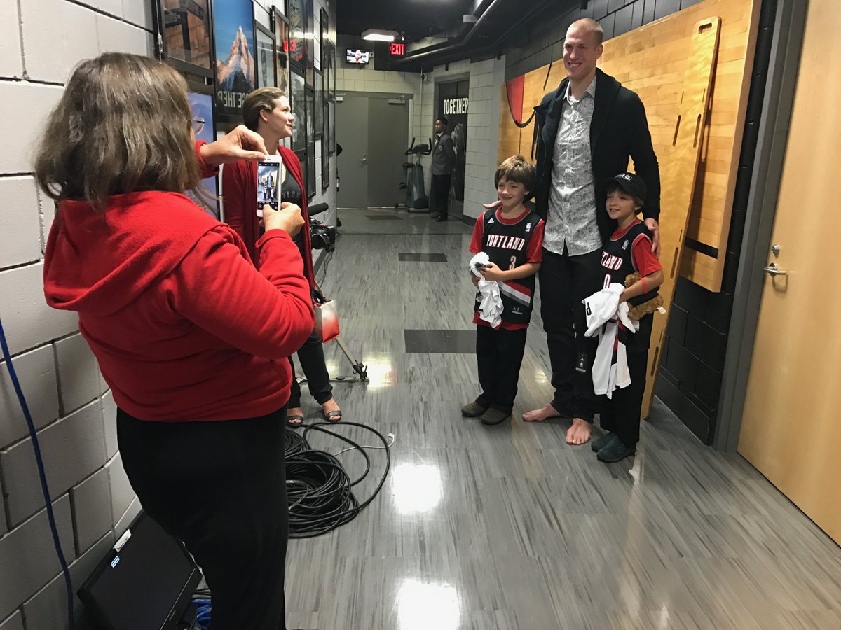 trailblazers's tweet photo. The kids that got tied up in the Plumlee - Jordan altercation are all smiles now. #RipCity https://t.co/UxRmnOhSMp