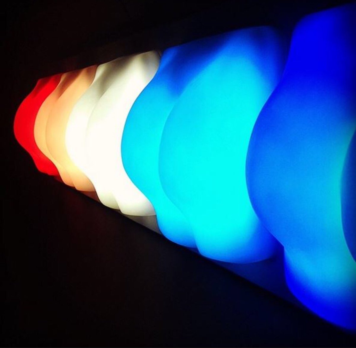 RobertGoulart_'s tweet image. @McLoken they're called "Slap-It" lamps and you literally slap the butt to turn them on #SlapThatButt