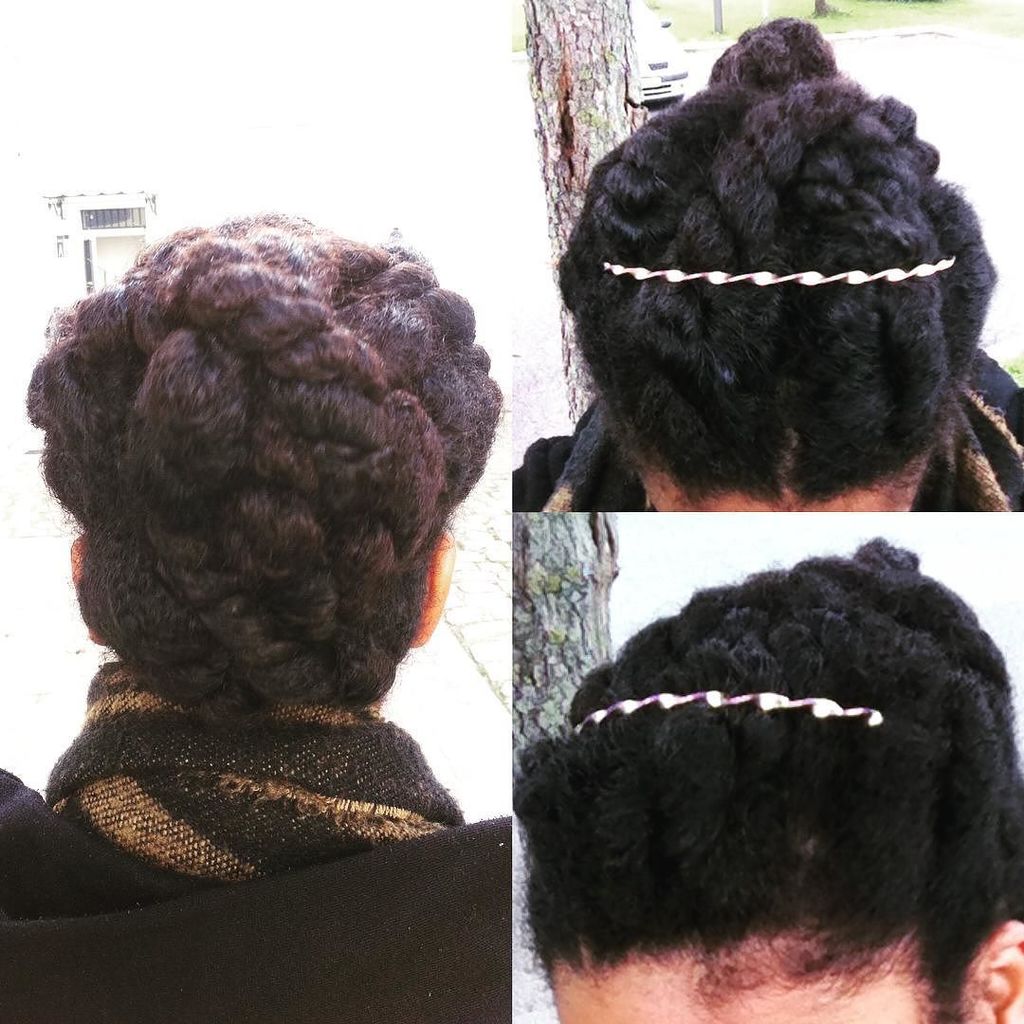 AD_Boucles's tweet photo. Chignon réalisé à partir de grosses vanilles, après un shampoing clarifiant et un après-sh… https://t.co/O2OTEVJUtY https://t.co/OZASPKRaot