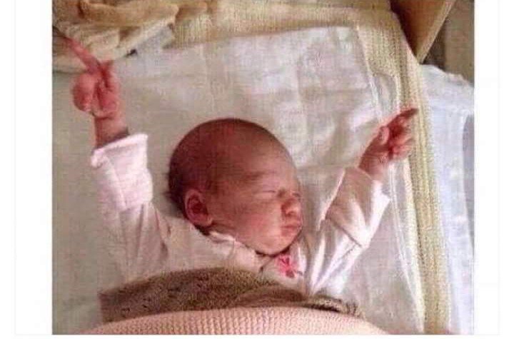 Ateşin karşısında bozulmayan altın,
Altın karşısında bozulmayan kadın,
Kadın karşısında bozulmayan erkek değerlidir. Günaydın.