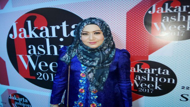 #PopulerB1 #GayaHidup: Anggia Mawardi Tampilkan Kreasi Busana Muslim di JFW 2017 brt.st/5m1N