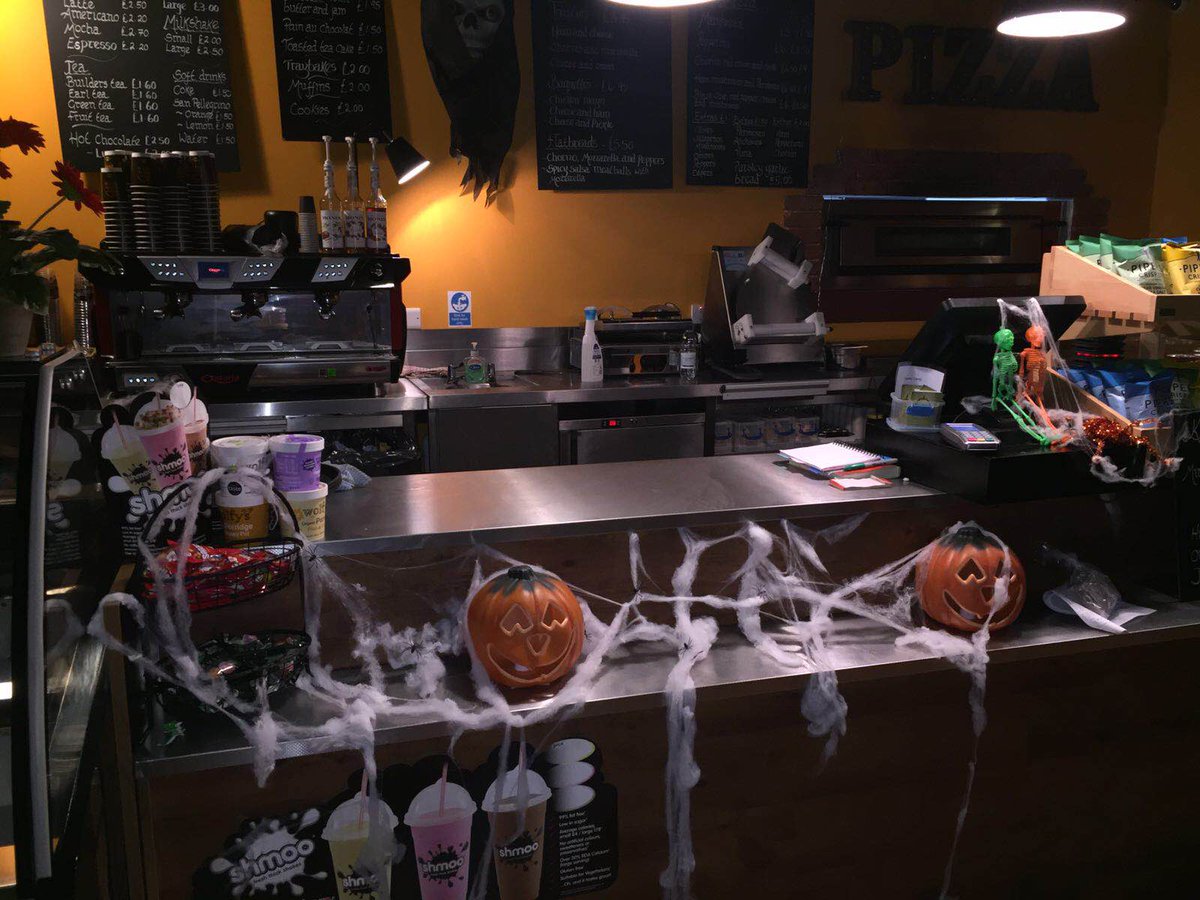 Hocus pocus, put Flip Out Southampton into your focus! Join us for apple bobbing &amp; a best costume competition 7pm to 9pm tonight! #Halloween