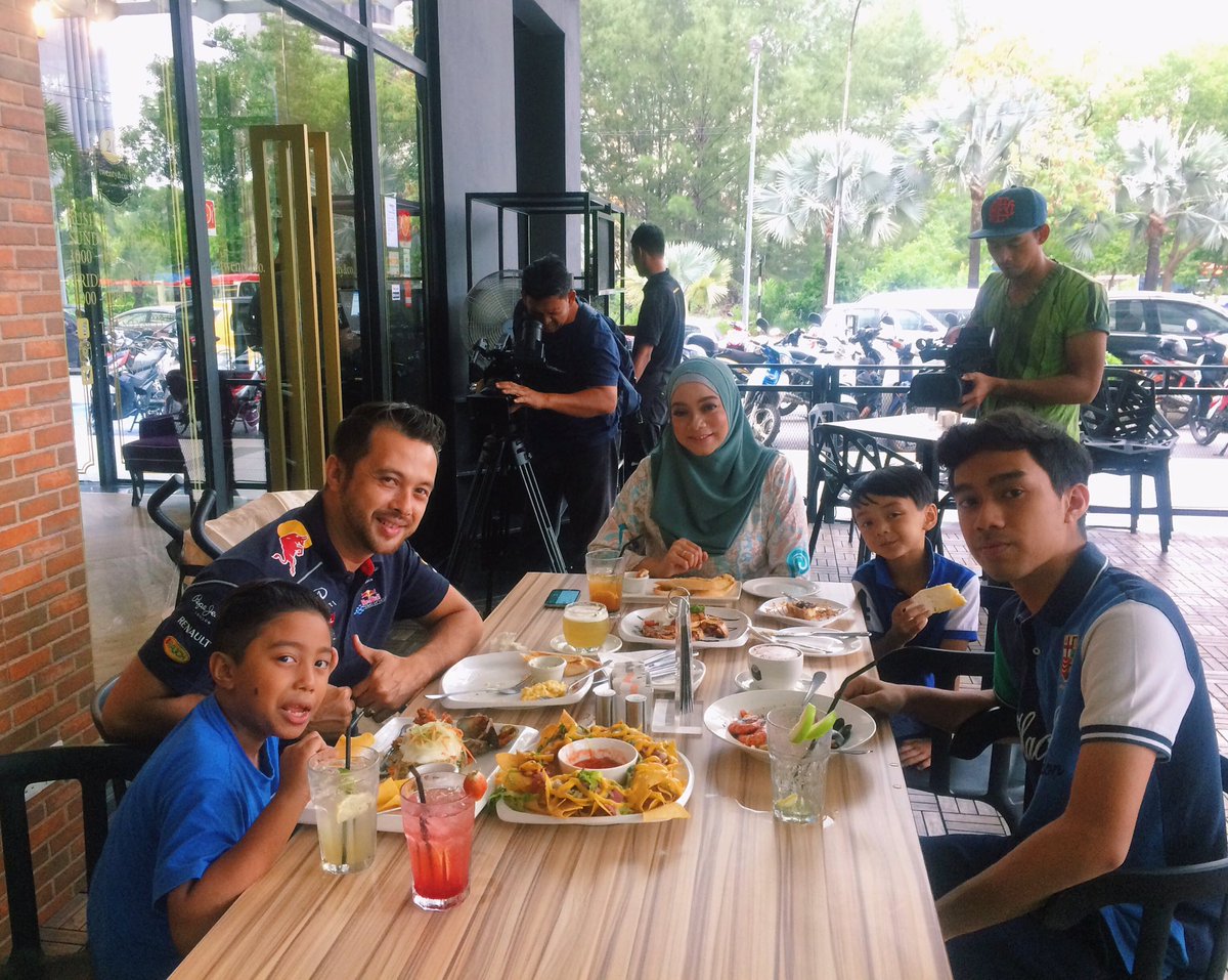 Special program with <a href="/lindarafar/">Linda Rafar</a> with her family at <a href="/twenty/">Pavel Frankov</a>.co. 
.
Thank you choosing us for this special program.