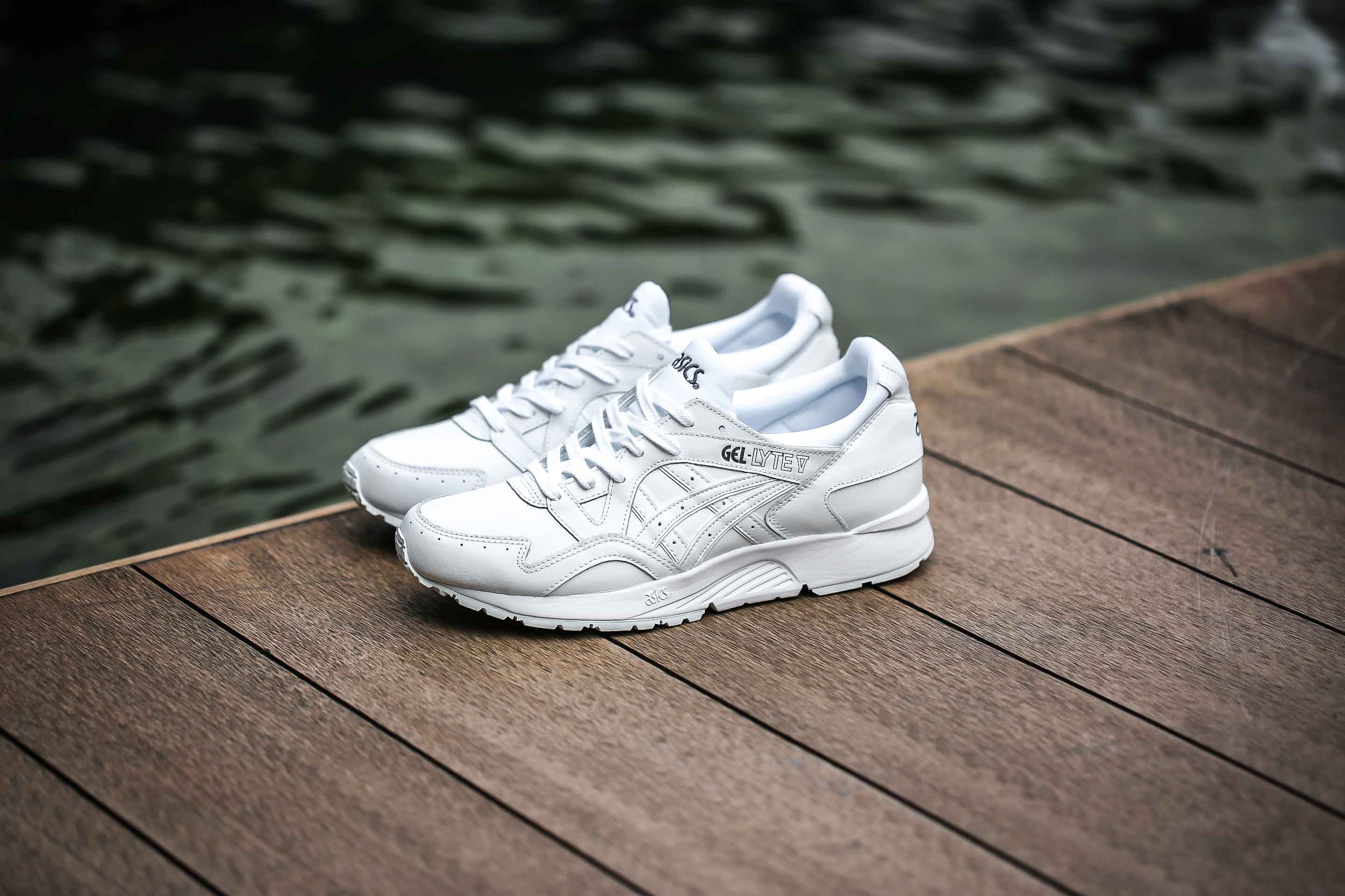 CROSSOVER on Twitter: "Run Fast Till Spectrum Is White. Asics Gel Lyte V  "Triple White" Available in #CROSSOVER Flagship, Sunway and Mid Valley  stores. https://t.co/oeFV0jc7Ms" / Twitter
