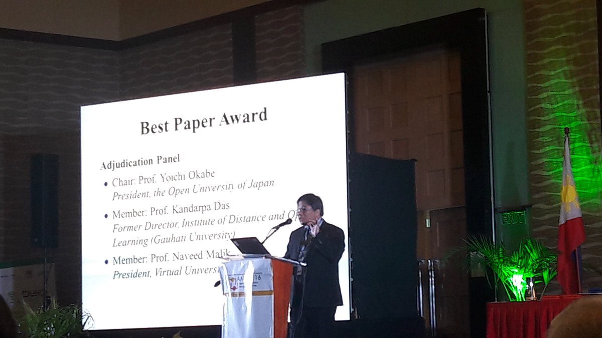 AAOU2016's tweet photo. Dr. Kam Cheong Li announcing the winners of best paper awards #AAOU2016 https://t.co/MCqmcNiXnY