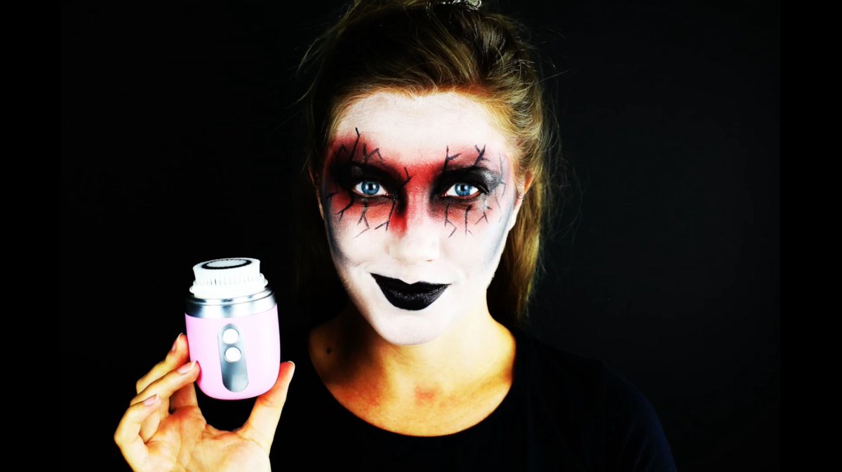 Cleanse away the cobwebs with your Clarisonic this Halloween! Available at clarisonic.co.uk