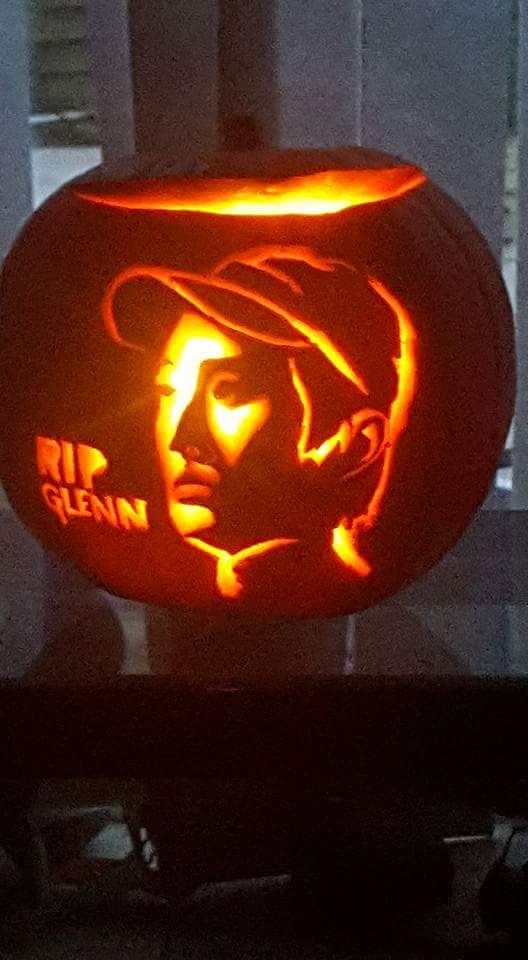 roughgamingYT's tweet image. @hardwick look at the pumpkin my dad made can you show this on the talking dead please