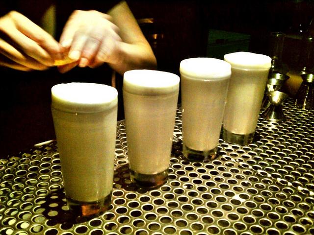 CookingDistrict's tweet image. #TGIF Our #RecipeOfTheDay is a refreshing Gin Fizz  cookingdistrict.com/cd/recipes.nsf…