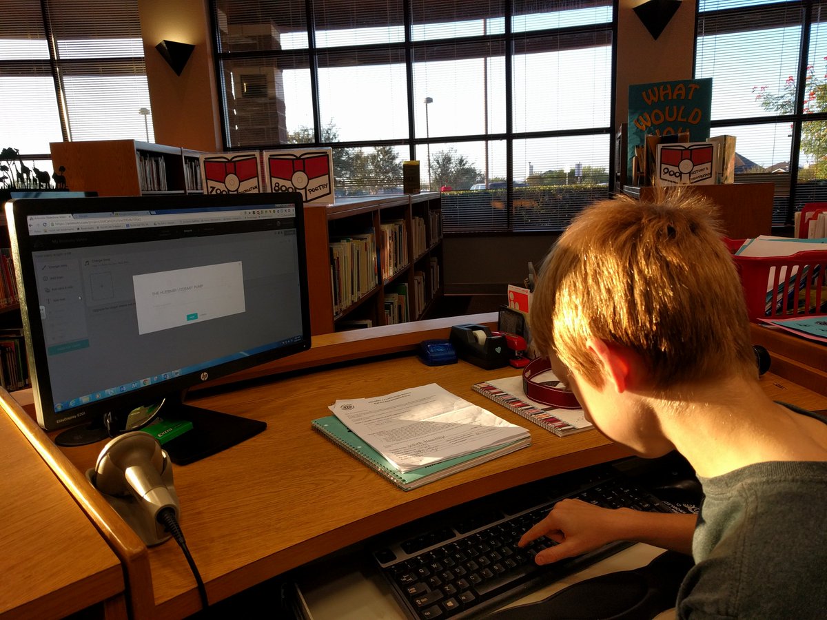 ReadDanceTweet's tweet photo. SWAT Team in action! Creating a video slideshow of our #literarypumpkinpatch. #techstudent #futuremoviemaker https://t.co/d1YT8FEfcU