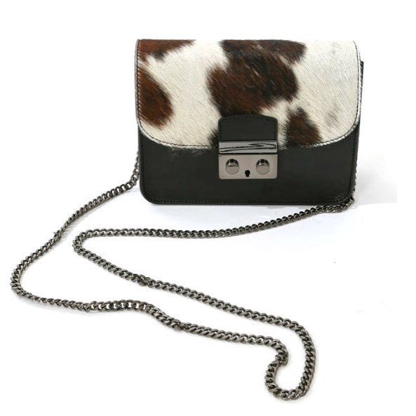 DiffusionByKate's tweet image. At diffusion.ie we loving our 'box bag' ... it's the perfect size for a night on the town !! #diffusion.ie #diffusi…