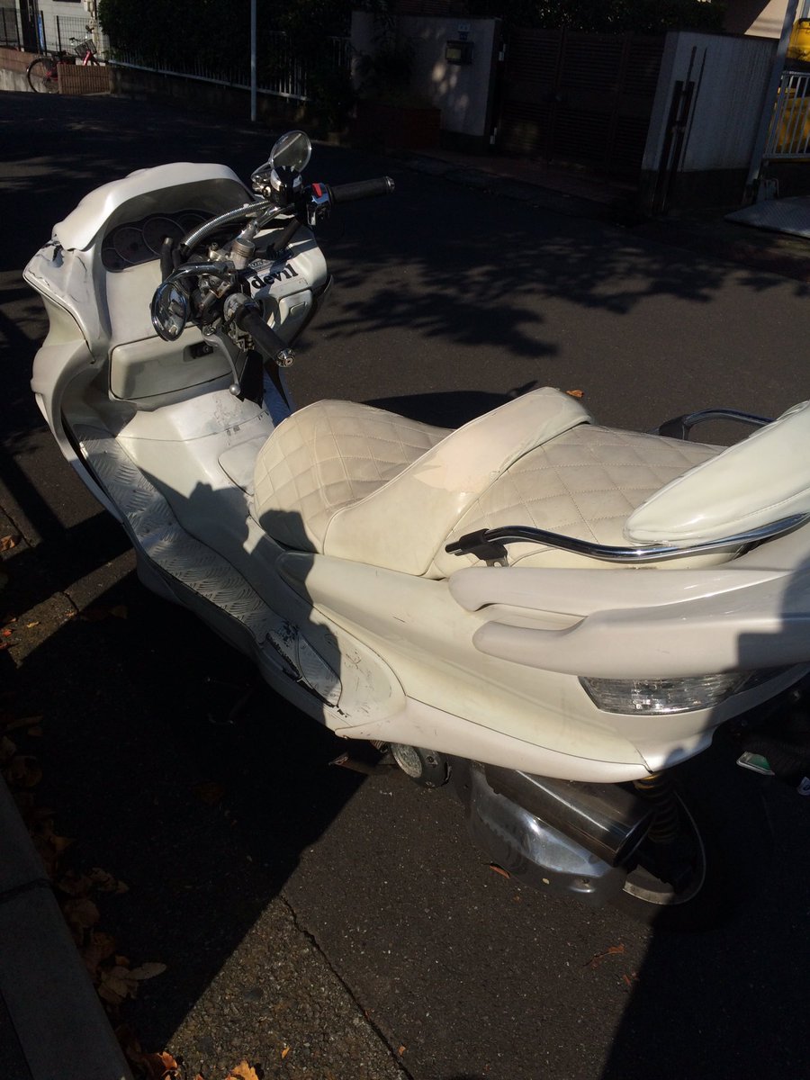 RsjhWb's tweet photo. マジェスティC売ります
値段は応相談でお願いします！
詳しくはDMお願いします！
取りに来てくれる方値下げします！

#マジェスティ
#マジェスティC
#マジェスティ売ります
#マジェスティ買います
#ビッグスクーター
#250cc
#白マジェ
#単車
#シグナス
#小型
#原付 https://t.co/hZzjBohqyq