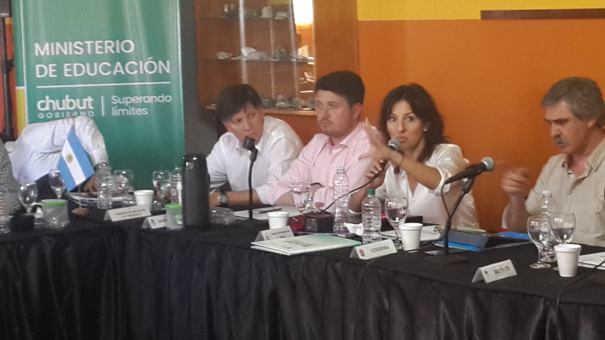 Nueva jornada en #esquel #chubut #CFE. Los ministros <a href="/Soledad_Acunia/">María Soledad Acuña</a> @WalterGrahovac y el subsecretario de Bs As <a href="/sergesiciliano/">Sergio Siciliano</a> en la foto.