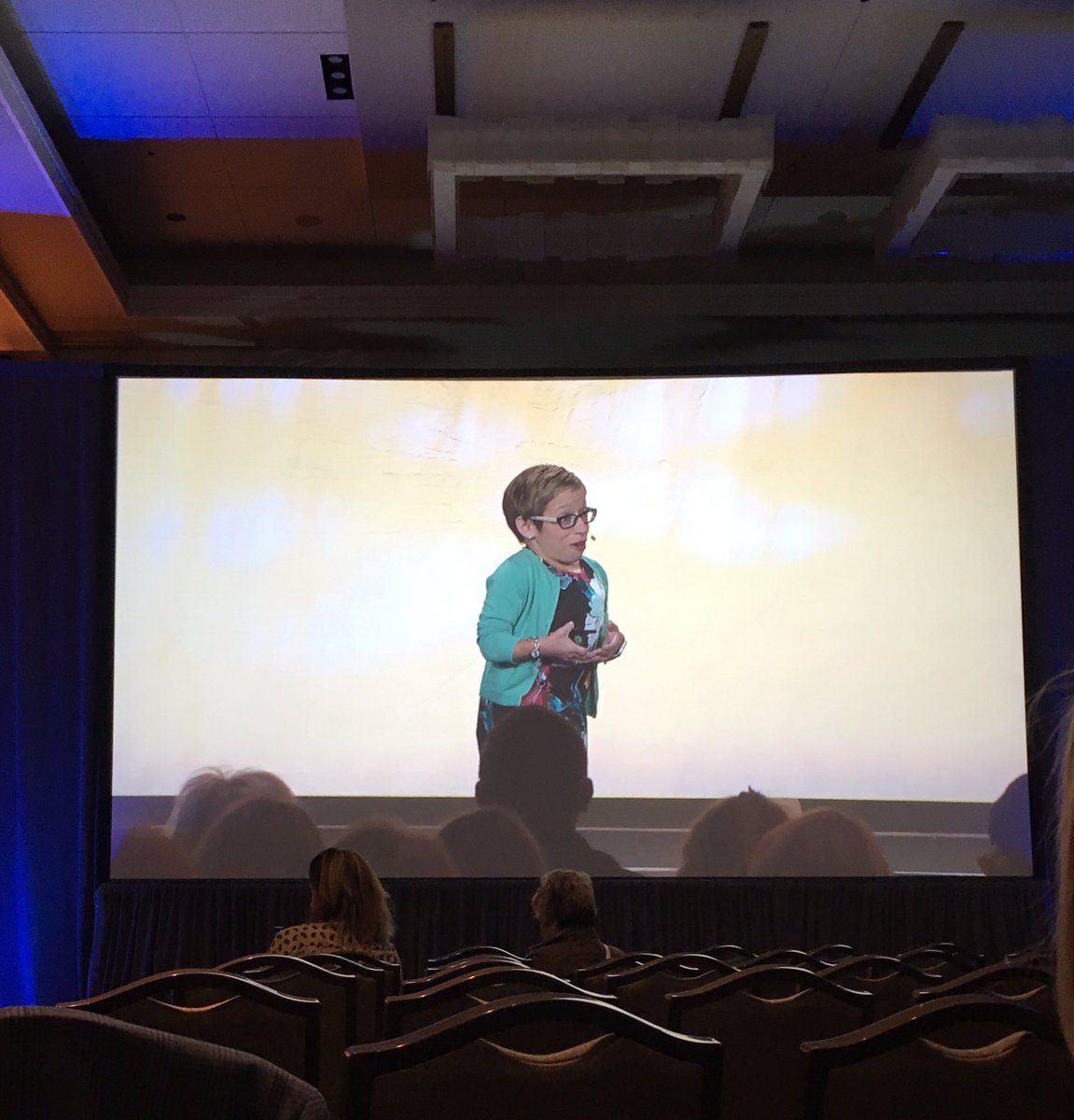 kfrossard50's tweet photo. #HSTMSummit Jennifer Arnold Think Big! https://t.co/CVxto1SxQC