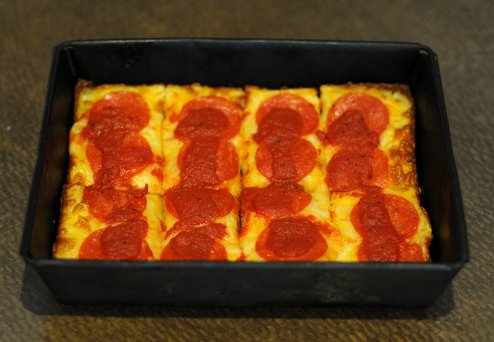 dine_here's tweet image. #Junct'n Square Pizza / jctsquare.dinehere.us/?review=432164 I love their food! :)