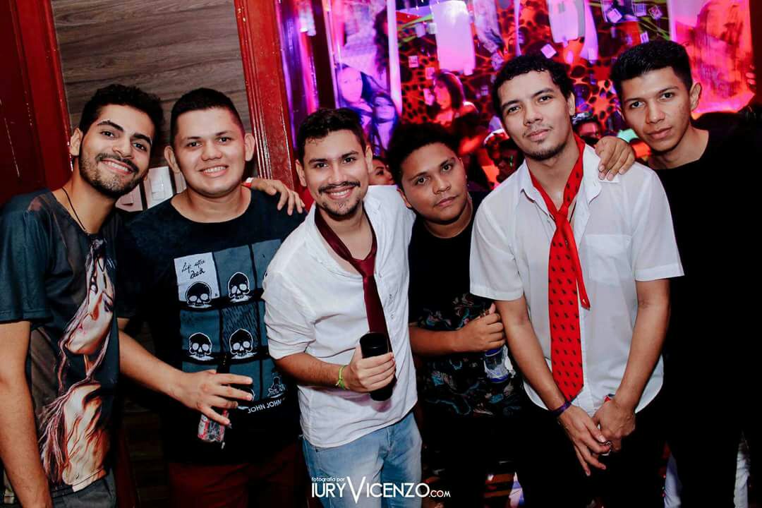 Lednew43's tweet photo. Awn! Muito Amor Nessa Foto! #RBDParty #LiveInCasaraoMusic #CelestialParty https://t.co/HnQYpE04Uh