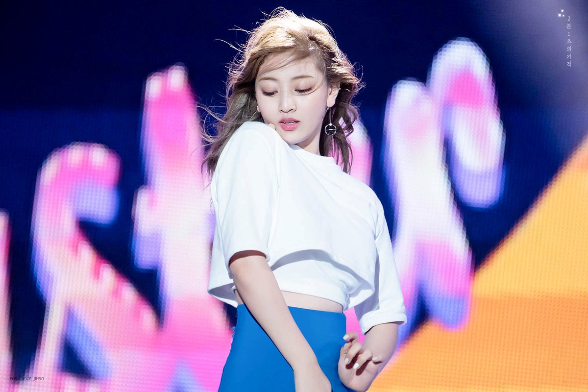 2min1sec_jh's tweet photo. 161027 #지효 #JIHYO #트와이스 #TWICE
She's so dangerous
@JYPETWICE https://t.co/t3GYXwqaLX