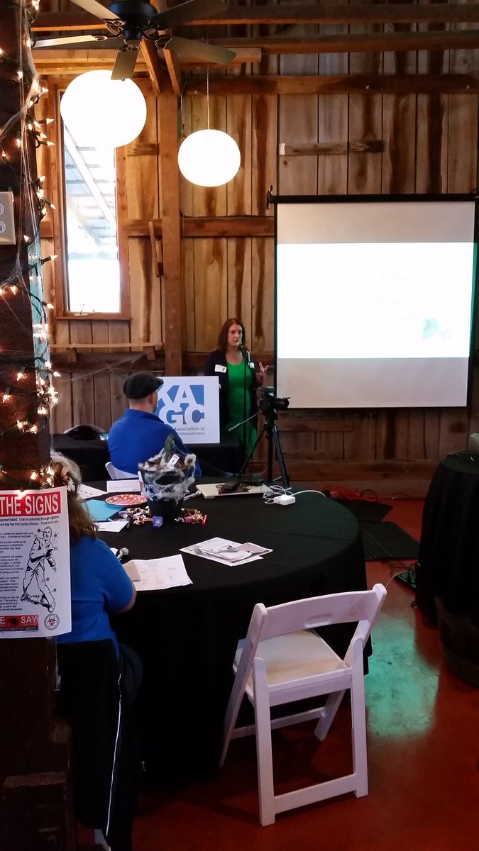 naitoreky's tweet photo. Robin Miller is our first speaker at @KyAGComm! Off to a great start. . https://t.co/P2h0u74rsE