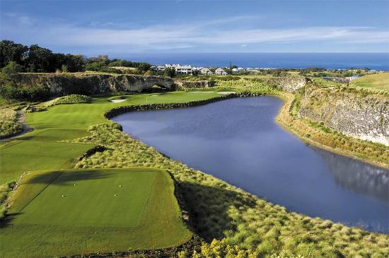 Caribtours's tweet image. youtu.be/dEl9m1hcg7Y
The beautiful Apes Hill course in Barbados. Play it with @wintsrugby and @GavHastings - Sportinglegendsgolf.com