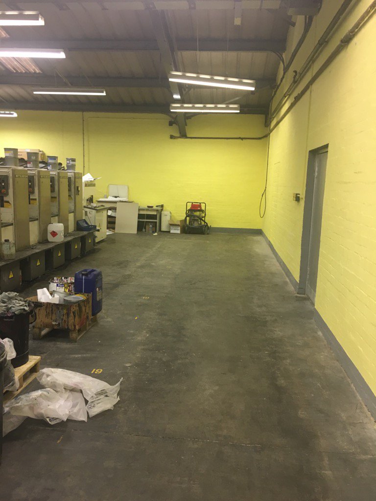 barrprinters's tweet photo. Making space for the new arrival #5colour #newpress https://t.co/88sQCzsv8n
