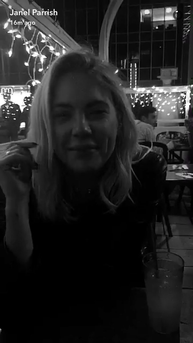 hannnarivers's tweet photo. ashley and janel drunkenly professing their love for each other is what i live for https://t.co/0jjsnrNv9V
