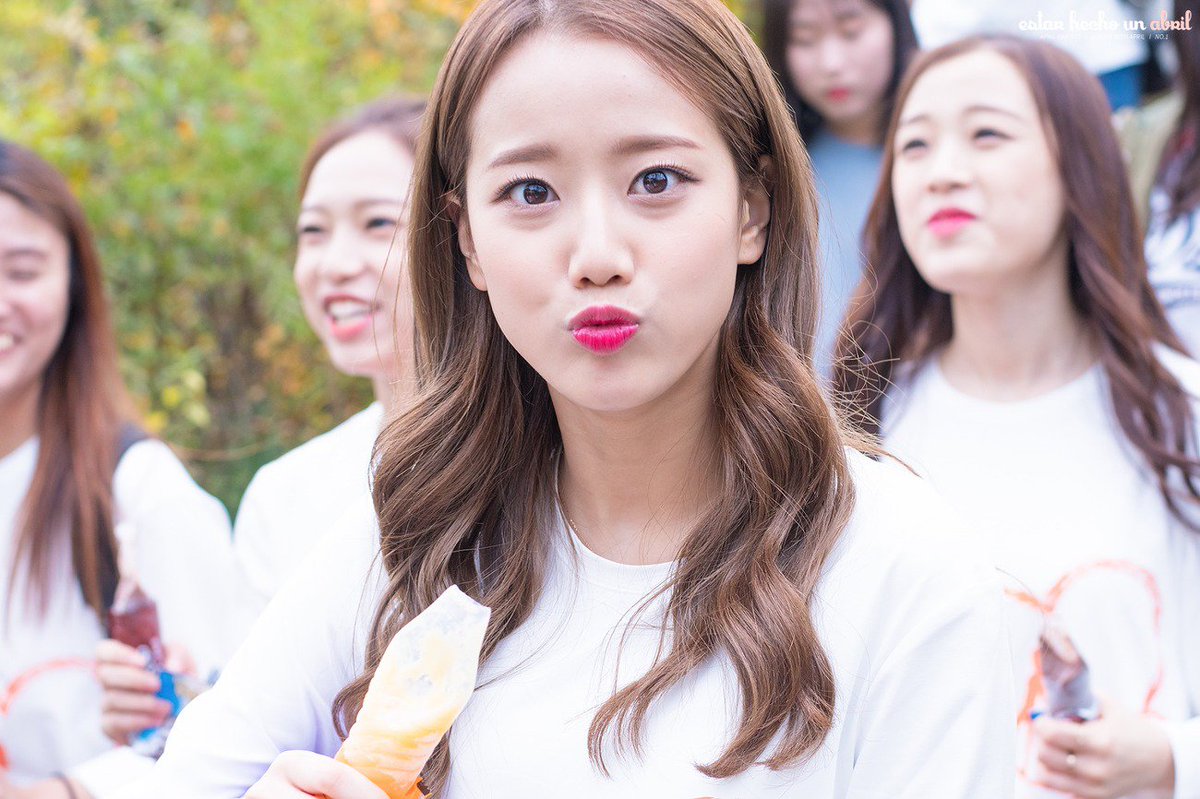 LEENAEUN_TH's tweet photo. HQ📷161022 Sharing the Walkathon #에이프릴 #나은 #APRIL #NAEUN ©abril_kr https://t.co/7X8i8nEpr8