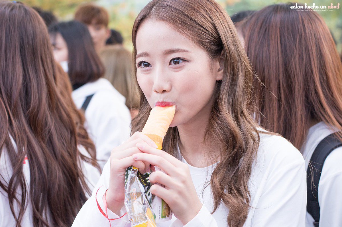 LEENAEUN_TH's tweet photo. HQ📷161022 Sharing the Walkathon #에이프릴 #나은 #APRIL #NAEUN ©abril_kr https://t.co/7X8i8nEpr8