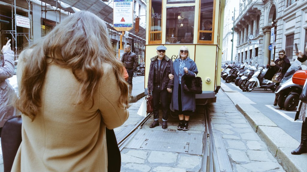 GoWomanIt's tweet image. Un insolito #tram tram con @imurrofficial e @urban_finder. Dove ci porterà?!  😎 #uflovers #milano