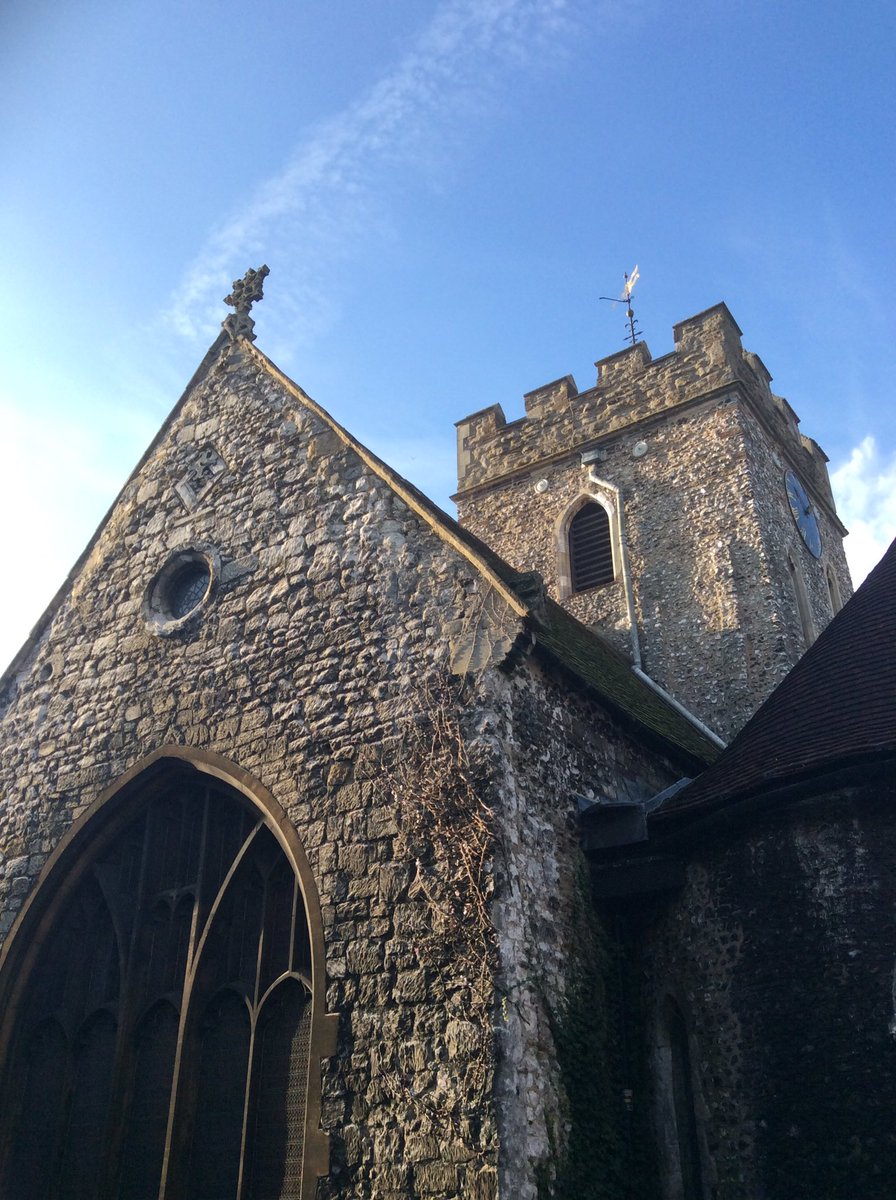CorkageWine's tweet photo. What a glorious October morning. Our favourite neighbour looks so pretty in the sunshine.#loveguildford #QuarrySt # https://t.co/q3CiOsAYPF