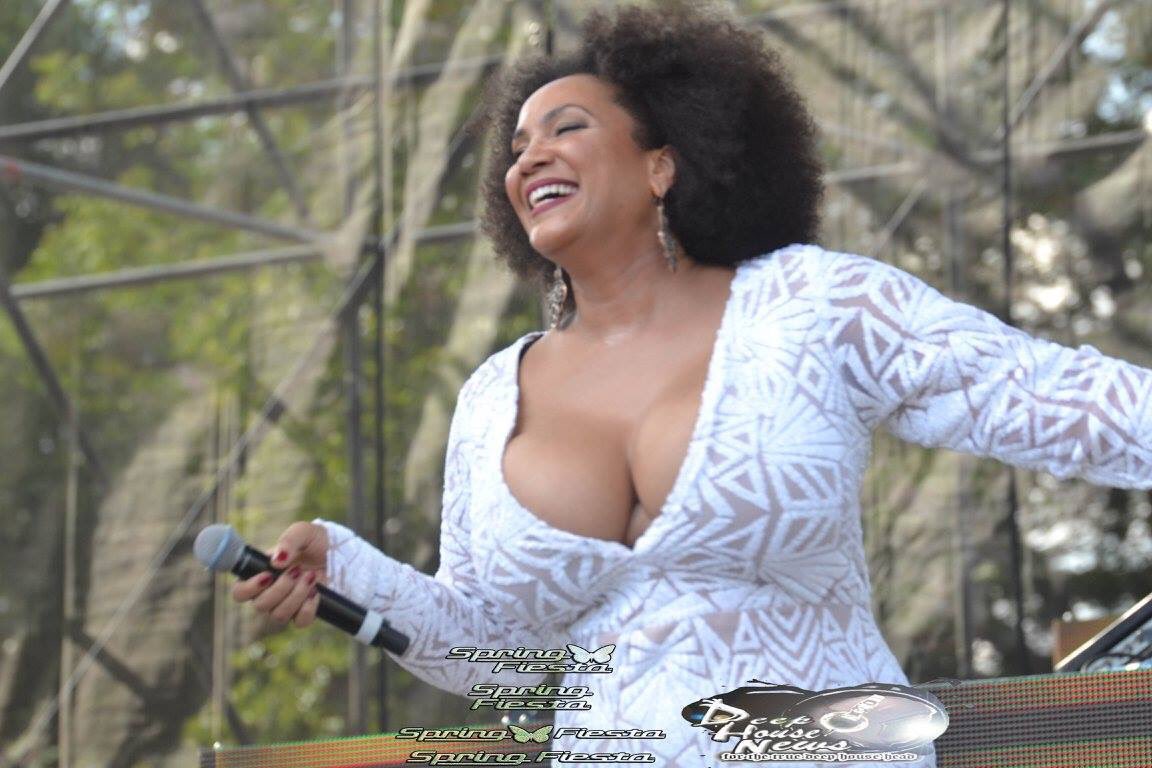 DHN_DeepHouse's tweet photo. @moniquebingham was one of highlights for #SpringFiesta2016 https://t.co/lXt9ZDW3QQ