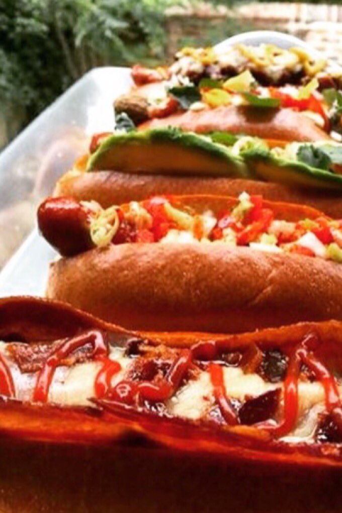 Today's #dots across the rest of <a href="/BroadgateLondon/">Broadgate London</a> Plaza = @BaconBisiker 📸 // Finsbury Ave Sq = <a href="/Smokinbunsvan/">Smokin' Buns</a> open from 11:30 - 2:30 🙌