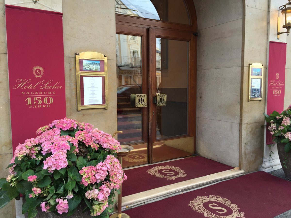 cantonsoup's tweet photo. The original Sacher Torte at Hotel Sacher. A must treat in #Salzburg. #SacherTorte #AmazingAustria https://t.co/xJkcOowSzN