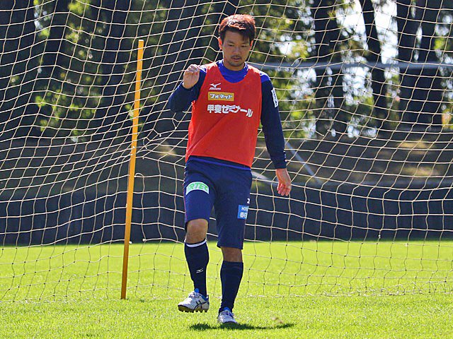 vfk_official's tweet photo. 【モバイル】#vfk VFKジャーナル&amp;広報ONOの一枚公開しました！湘南戦に向けての監督・選手コメント  橋爪選手「アップダウンは激しいが、相手の隙を・・・」&amp;「湘南戦前日」 https://t.co/QPtfX4zQ0K https://t.co/8llOfDkTGX