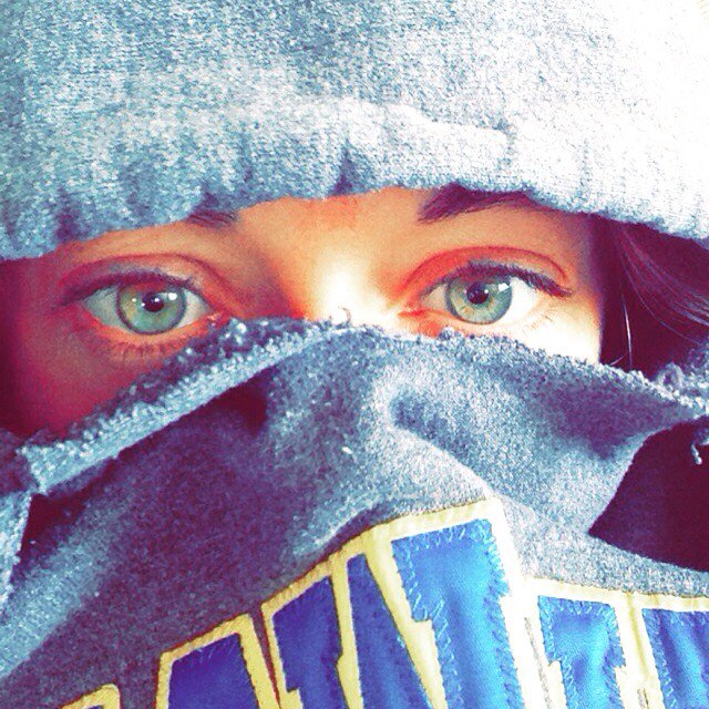JackleyV's tweet photo. swallowed by hoodie https://t.co/kJN9Vt0mck
