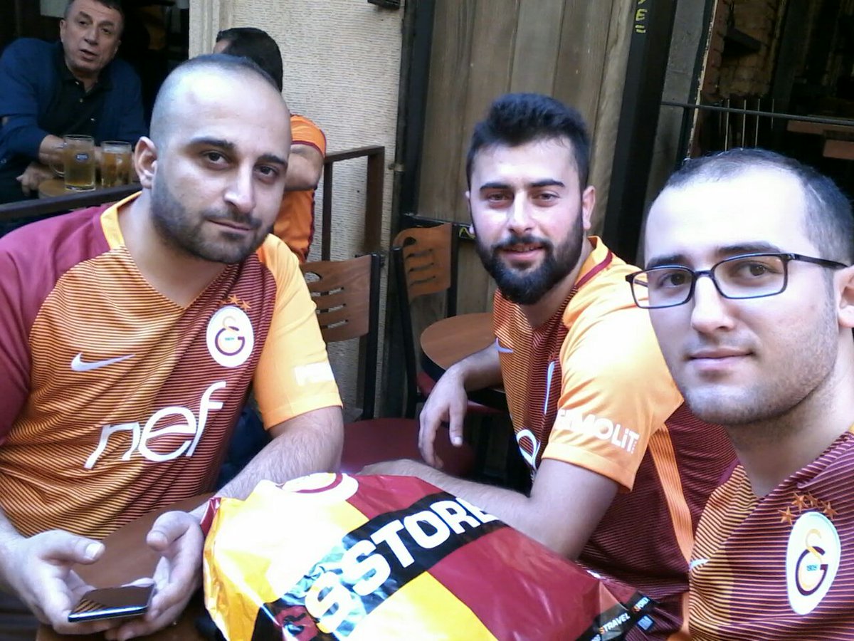 serkangs01905's tweet photo. Biz 3 kişiydik https://t.co/1T4HZGqvtE