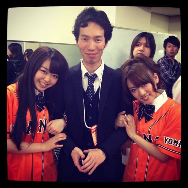 にっしゃん A K A ミカン パン好き君 そっくりさん と僕は 思っている シリーズ 北川謙二さんと シンクロック木尾さん どちらも美女と並んだ写真で 北川謙二 シンクロック 木尾陽平 にっしゃん A K A ミカン パン好き君 そっくりさん と僕は 思っている シリーズ 北川謙二さんと シンクロック木尾さん どちらも美女と並んだ写真で 北川謙二 シンクロック 木尾陽平