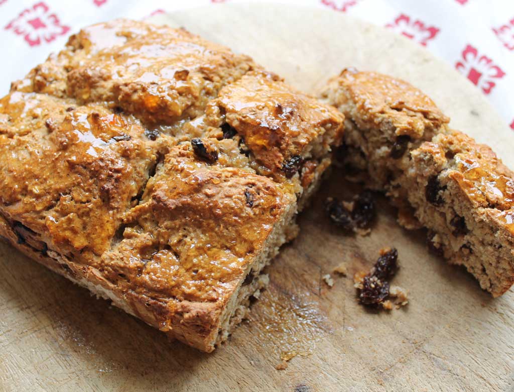McCambridgeBrd's tweet photo. Barmbrack inspired Bake At Home #remix - just add raisins to your McCambridge #BakeAtHome mix bake and glaze with Marmalade. #RemixYourMix https://t.co/TwtsHTzWTA