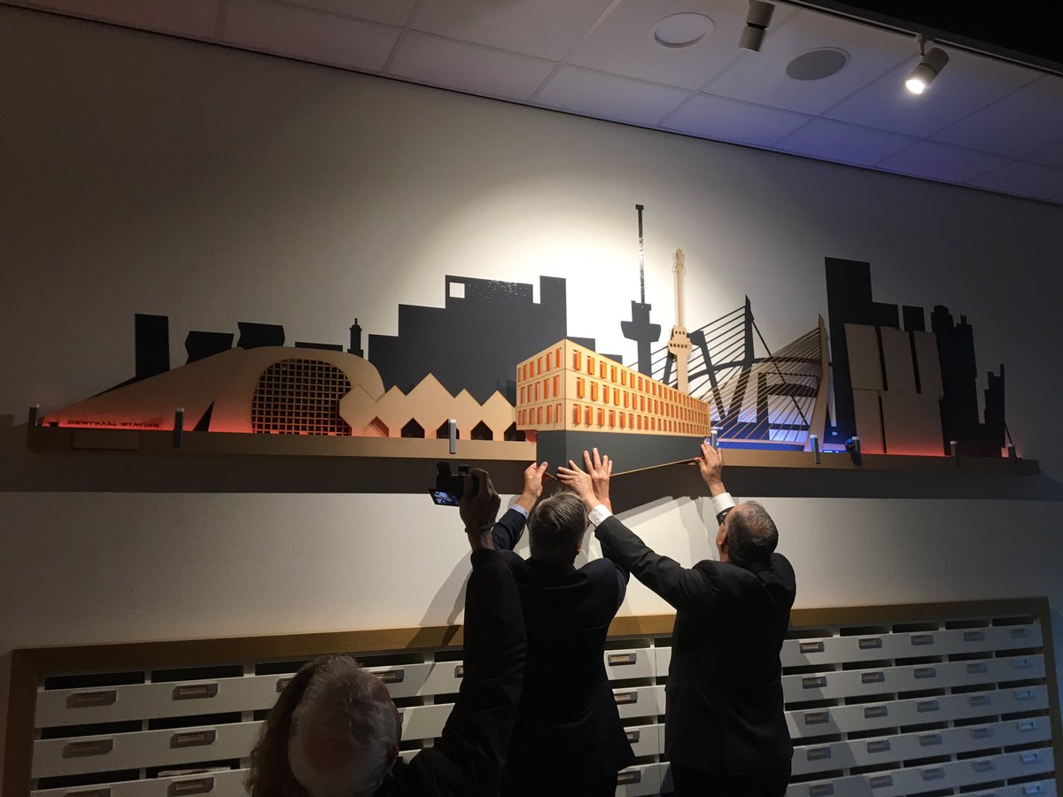 hugodejonge's tweet photo. Prachtige nieuwbouw van het Hout- en Meubileringscollege geopend. Beroepsonderwijs zoals het bedoeld is. #vakmanschap @HMCmbovakschool https://t.co/ZLUe16q6aF