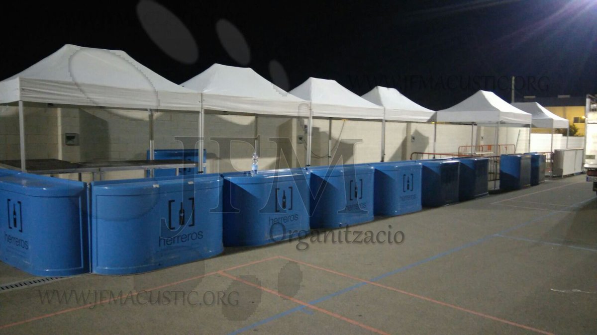 jfmorganitzacio's tweet photo. JFM también aporta materiales como carpas 3x2,vallas anti-avalanchas y WC Químicos para el festival ''INSIDIOUS'', en Pego. https://t.co/mSaUzJrNIj