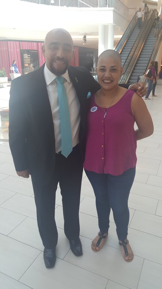 Ivanayala0620's tweet photo. Esta amiga se rapo su cabeza por la causa https://t.co/ZbVynTMvzQ