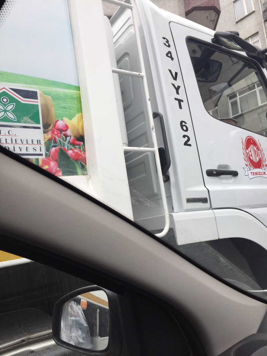 Çöp arabasını, arabanın önüne bırakıp gidilmesini açıklar mısınız <a href="/BahcelievlerBel/">Bahçelievler Belediyesi 🇹🇷</a>