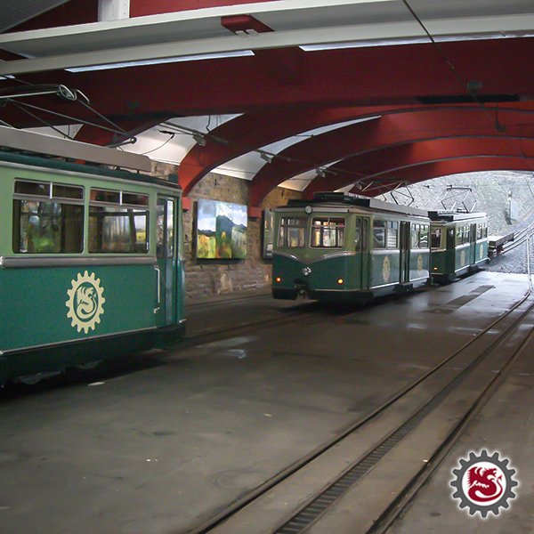 Drachenfelsbahn's tweet photo. Volles Haus - #Talstation und #Drachenfels #Tourismus-Bahnhof. #drachenfelsbahn #siebengebirge #königswinter #rhein #tourismusbahnhof https://t.co/WeyQfyY9Vf