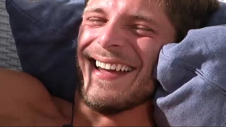 tessinabubble's tweet photo. POCO BELLO MI DICONO.
MA PROPRIO POCO POCO EH. π
#ridisempre #Gabriele #GabrieleRossi #GFvip https://t.co/9NPAqeUNZd