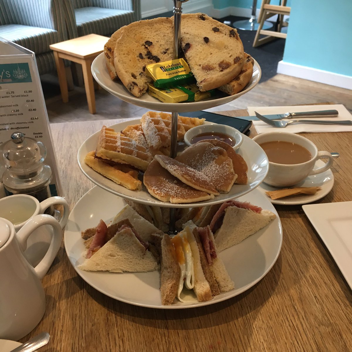 Lauren_Little's tweet photo. Spending my day off down #SeaViewStreet and voting of course!! @TheGBHighSt @DiscoverNEL @samueldryder https://t.co/49DADLGDHx