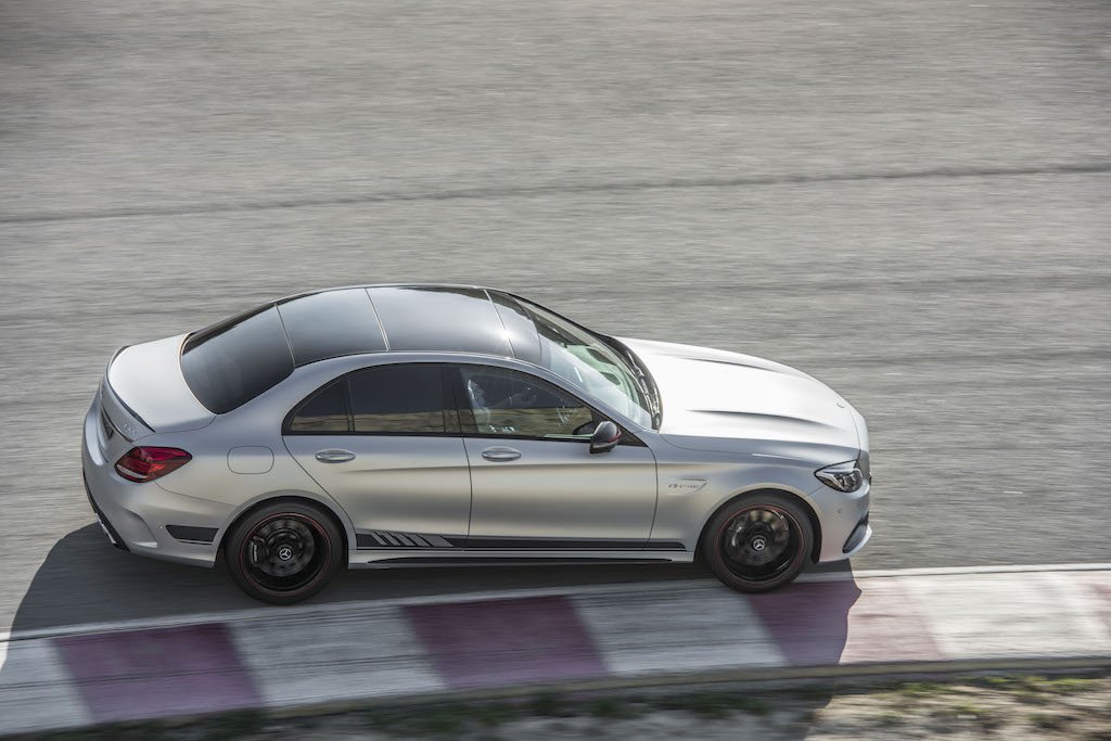 MercedesAMG's tweet photo. Place your bets.
📷 @AutoBeltran and @SergiColome 
[Consumption 9.6-6.9l/100km|CO₂ 224-162g/km] https://t.co/fUcSnYOk5y